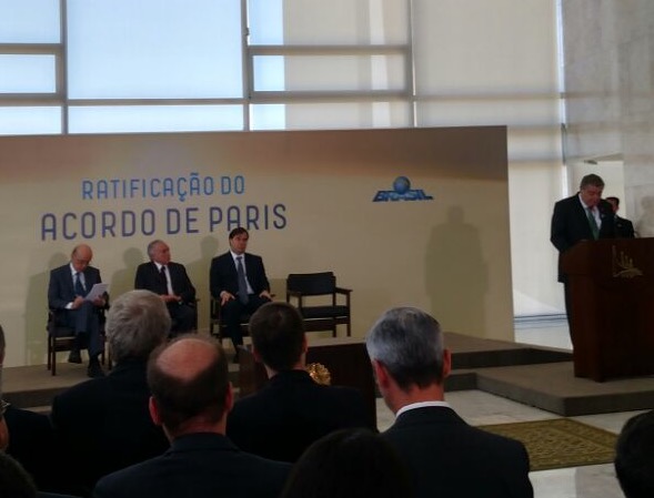 Brasil ratifica Acordo de Paris assumindo metas para redução de gases estufa