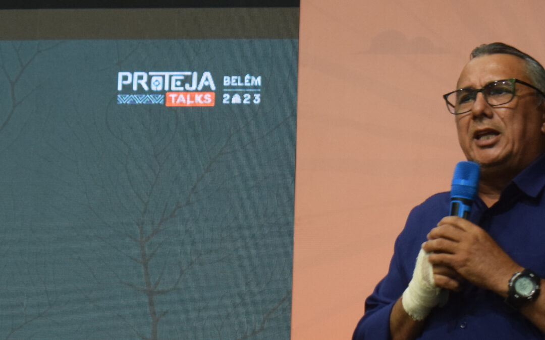 Manuel Cunha usa recursos da floresta para garantir direitos