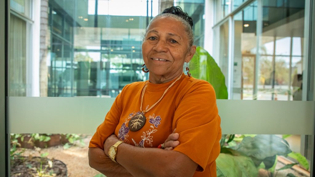 Dona Socorro quebradeira de coco babaçu